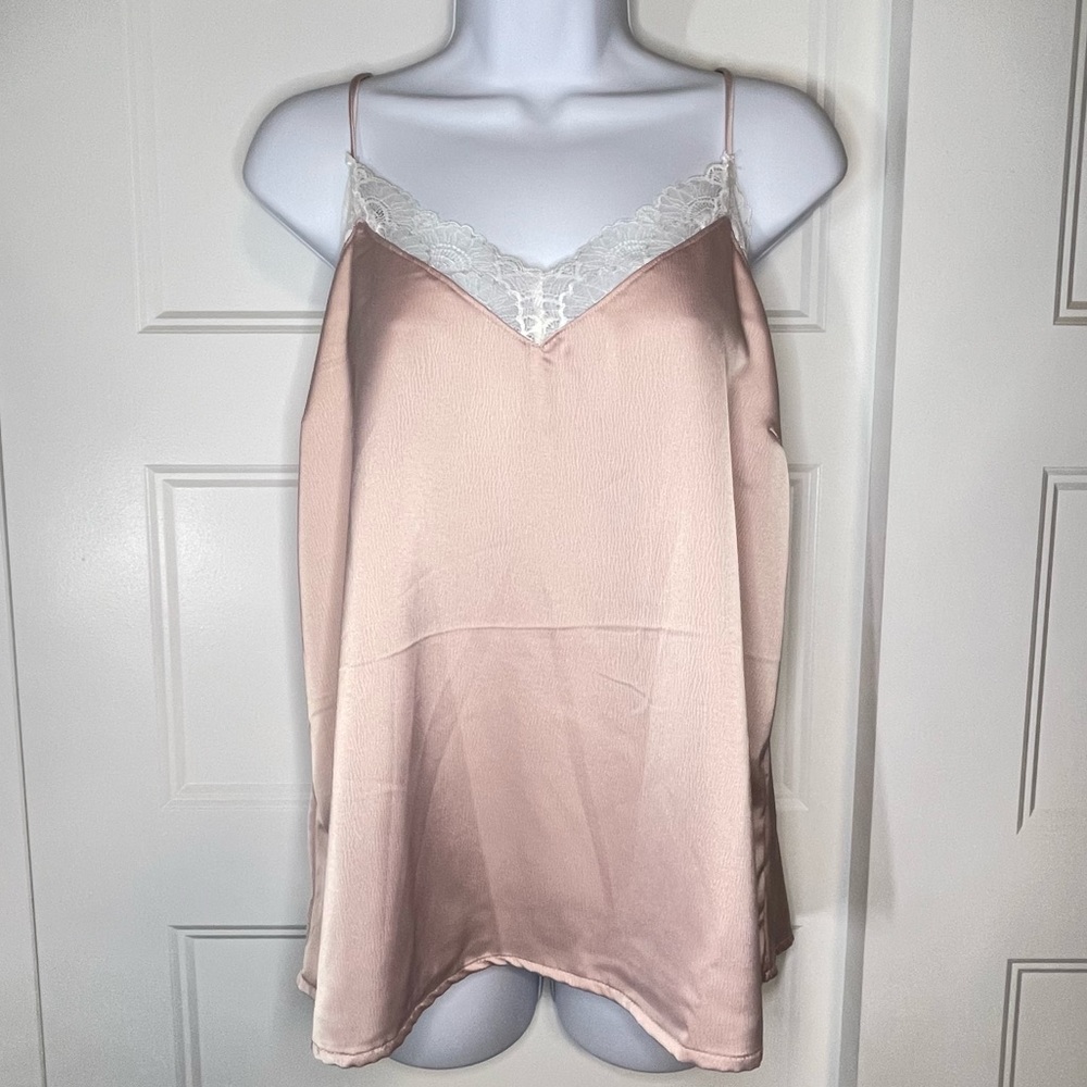 Gibson Gorgeous Lace Trim Camisole
